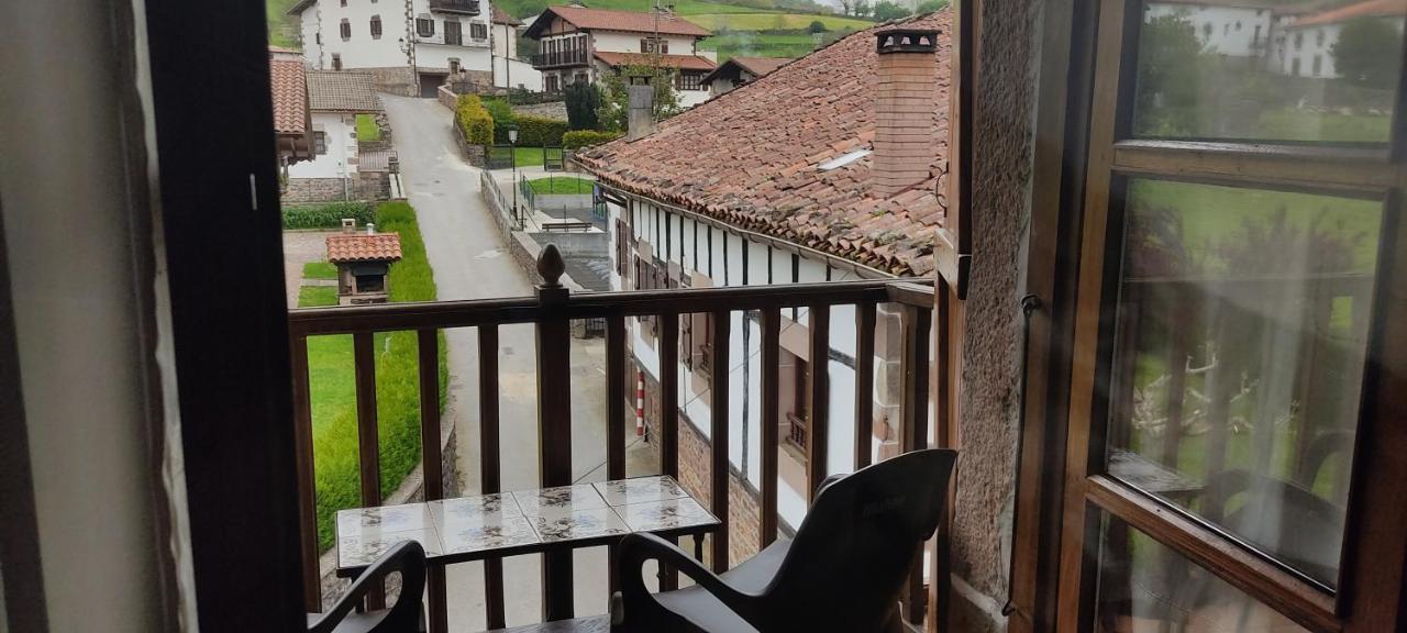 Hostal Mendaurpe Ituren Екстериор снимка