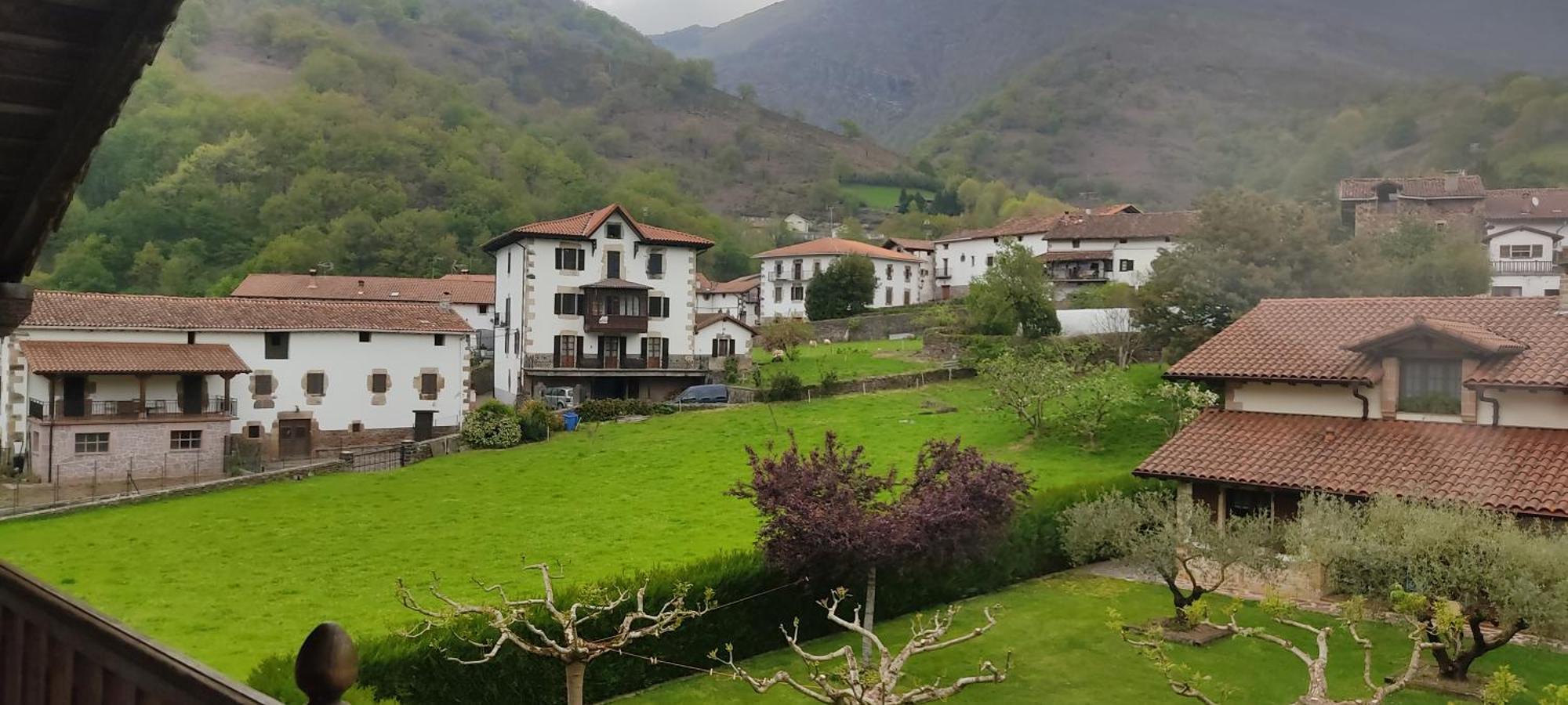 Hostal Mendaurpe Ituren Екстериор снимка